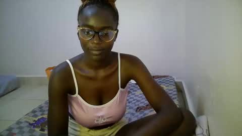Snapshot of bunny_bliss1 chatting on 12, 5, 2026 bunny_bliss1 online show from 12, 5, 2026