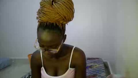 Snapshot of bunny_bliss1 chatting on 12, 5, 2026 bunny_bliss1 online show from 12, 5, 2026