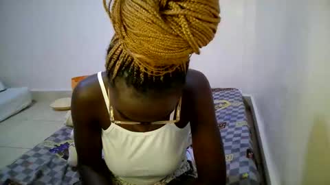 Snapshot of bunny_bliss1 chatting on 14, 5, 2026 bunny_bliss1 online show from 14, 5, 2026