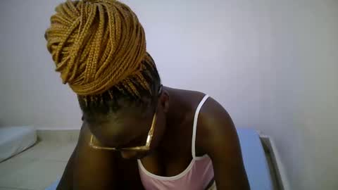 Snapshot of bunny_bliss1 chatting on 15, 5, 2026 bunny_bliss1 online show from 15, 5, 2026