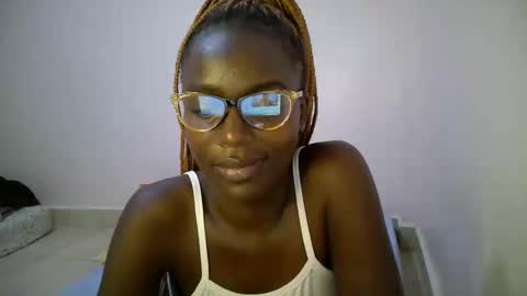 Snapshot of bunny_bliss1 chatting on 19, 5, 2026 bunny_bliss1 online show from 19, 5, 2026