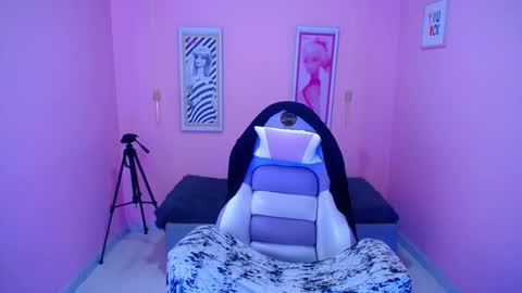 Snapshot of bunny_poison chatting on 30, 11, 2025 ... . . ... online show from 30, 11, 2025