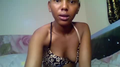 Snapshot of bunnydiva_ chatting on 15, 12, 2025 bunnydiva_ online show from 15, 12, 2025