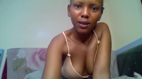 Snapshot of bunnydiva_ chatting on 19, 12, 2025 bunnydiva_ online show from 19, 12, 2025