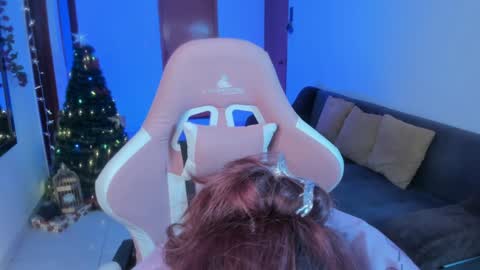 Snapshot of burbuja_cosmic chatting on 13, 12, 2024 Im Val Welcome to my room My instagram Bubble cosmic online show from 13, 12, 2024