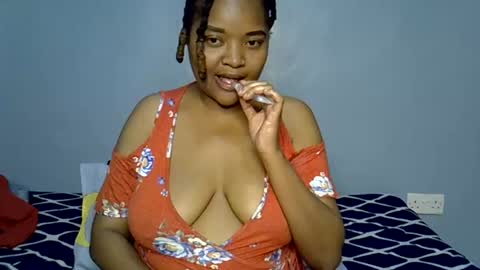 Snapshot of busty_kenzi chatting on 10, 7, 2026 busty kenzi online show from 10, 7, 2026