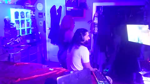 busybee83 online show from 28, 1, 2025