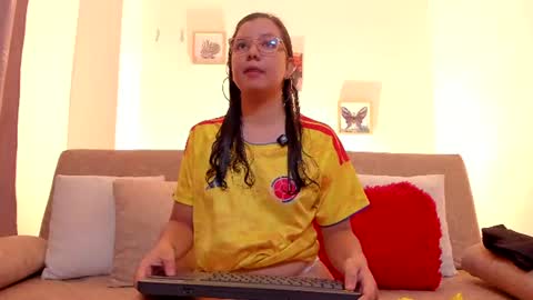 Snapshot of buunny_bella chatting on 18, 6, 2026 BUNNY BELLA online show from 18, 6, 2026