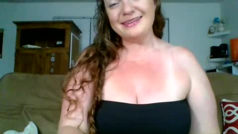 Snapshot of caitieluvs chatting on 21, 7, 2026 caitieluvs online show from 21, 7, 2026