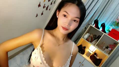 Snapshot of caitlin_x chatting on 25, 6, 2026 caitlin online show from 25, 6, 2026