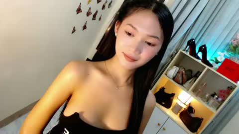 Snapshot of caitlin_x chatting on 4, 7, 2026 caitlin online show from 4, 7, 2026