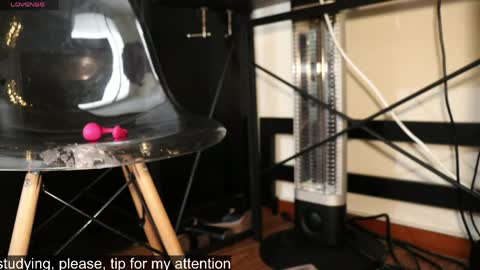 Kitty online show from 5, 4, 2026