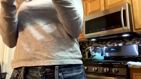 Snapshot of calishop1 chatting on 8, 12, 2024 calishop1 online show from 8, 12, 2024