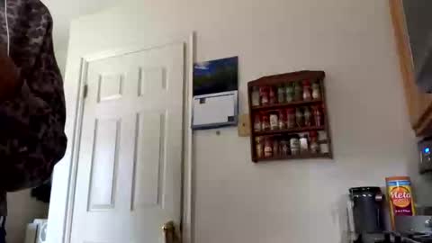 Snapshot of calishop1 chatting on 27, 10, 2025 calishop1 online show from 27, 10, 2025