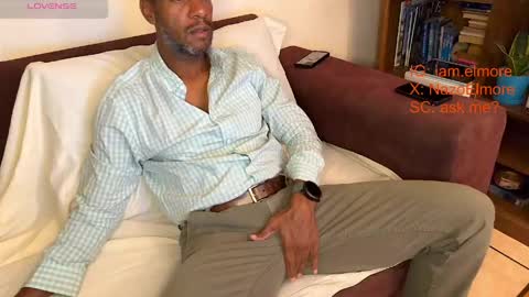 My name is Robert  Dont be shysay hi I love to chat. For requests or dirty talk please use tips  online show from 22, 4, 2026