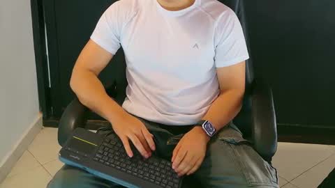 camara110 online show from 28, 1, 2025