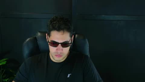 camara110 online show from 4, 3, 2025