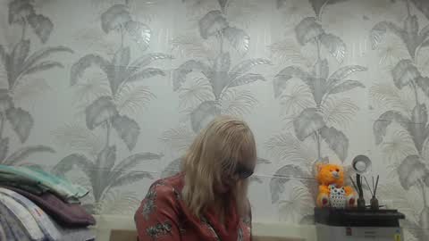 Snapshot of camdiva1 chatting on 18, 12, 2024 CamDiva1 online show from 18, 12, 2024