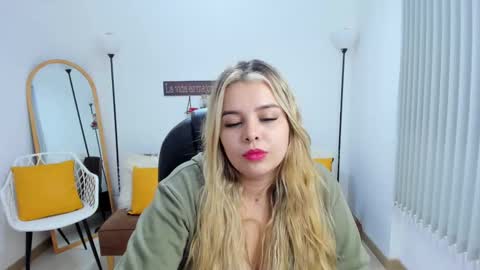 Camila online show from 6, 3, 2025