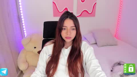 Snapshot of camila_ec2 chatting on 10, 2, 2025 C A M I online show from 10, 2, 2025