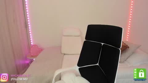 Snapshot of camila_ec2 chatting on 1, 10, 2025 C A M I online show from 1, 10, 2025