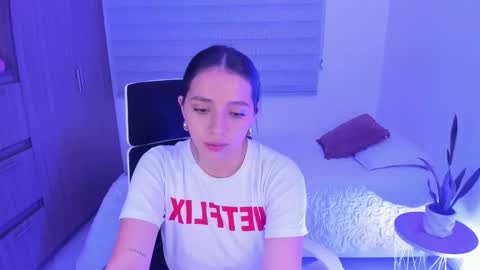 Snapshot of camila_ec2 chatting on 29, 11, 2025 C A M I online show from 29, 11, 2025