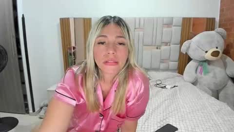 Snapshot of camilabliss chatting on 9, 3, 2026 Camila online show from 9, 3, 2026