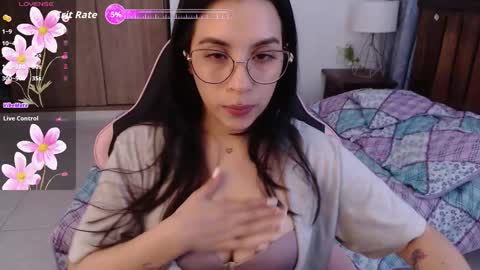 Snapshot of camilacarter chatting on 23, 12, 2025 camilacarter online show from 23, 12, 2025