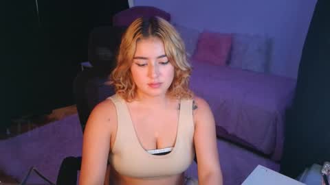 Snapshot of camilamarsh chatting on 21, 11, 2025 camilamarsh online show from 21, 11, 2025