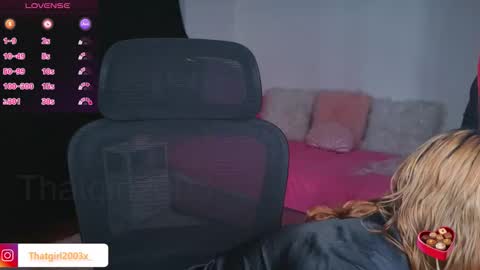 Snapshot of camilamarsh chatting on 23, 11, 2025 camilamarsh online show from 23, 11, 2025