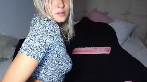 Snapshot of camilamarsh chatting on 17, 6, 2026 camilamarsh online show from 17, 6, 2026