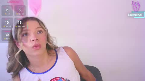 Camila Monroee  online show from 28, 10, 2025