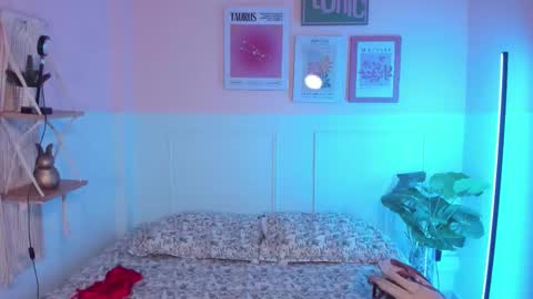 Camila  online show from 22, 9, 2025