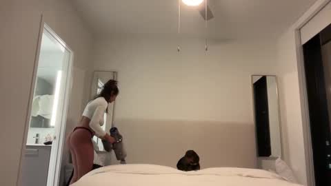 Snapshot of camiliakxoxo chatting on 4, 10, 2025 camiliakxoxo online show from 4, 10, 2025