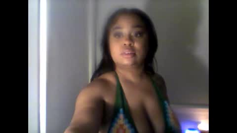 Snapshot of camiliaskye chatting on 5, 12, 2025 camiliaskye online show from 5, 12, 2025
