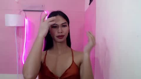 Camilla online show from 23, 2, 2025