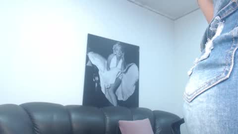 Snapshot of camille_diaz19 chatting on 18, 1, 2026 Camille online show from 18, 1, 2026