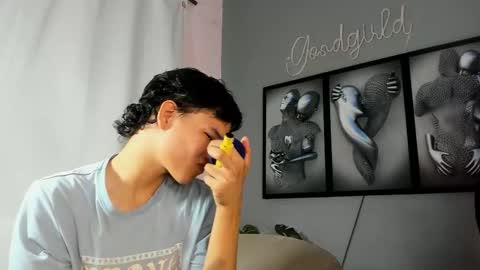 Camillo Virgil online show from 21, 10, 2025