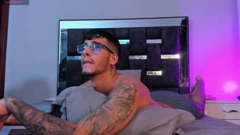   INDEPENDENT MODEL online show from 5, 3, 2025