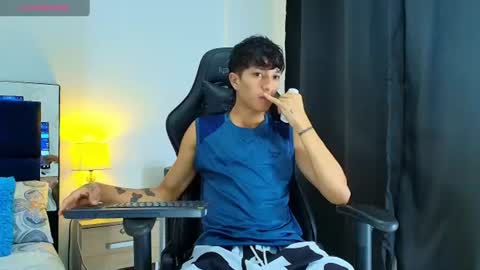 Snapshot of camilobass_ chatting on 12, 7, 2026 Camilo Bass online show from 12, 7, 2026