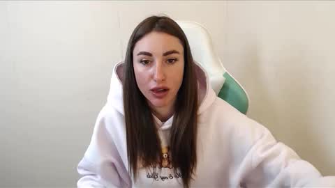 cammila horn online show from 31, 10, 2025