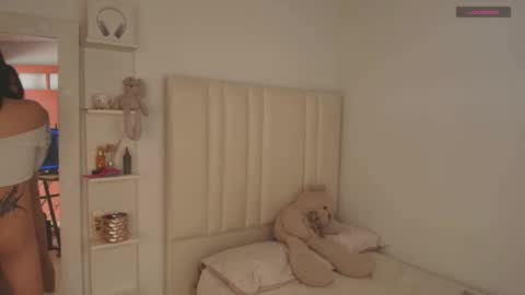 Laura Camila online show from 26, 2, 2026