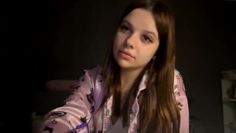 Snapshot of cammyalquicira chatting on 25, 9, 2025 Vicky online show from 25, 9, 2025