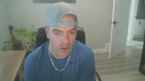 Snapshot of canadianboi6969 chatting on 17, 11, 2025 CanadianBacon6969 online show from 17, 11, 2025