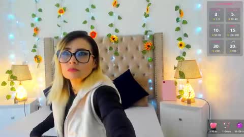 Candie  online show from 28, 9, 2025