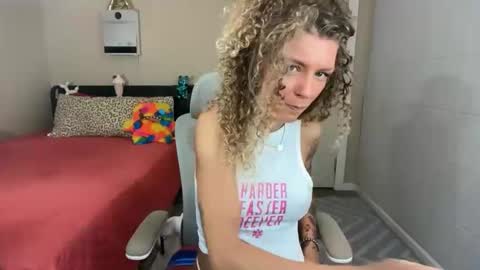 Snapshot of candimay101 chatting on 20, 5, 2026 Candi may online show from 20, 5, 2026