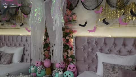 Candy Beck online show from 2, 11, 2025