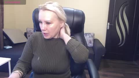 Snapshot of candy_hellenx chatting on 1, 4, 2026 candy_hellenx online show from 1, 4, 2026