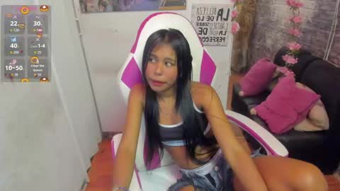 Snapshot of candy_kiss__ chatting on 5, 5, 2026 candy_kiss__ online show from 5, 5, 2026