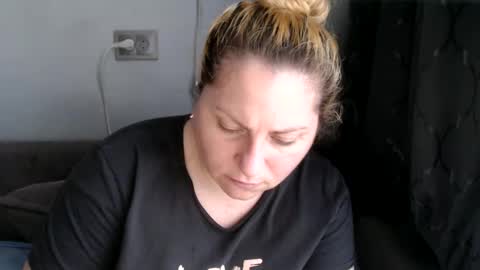 Laura online show from 19, 2, 2025